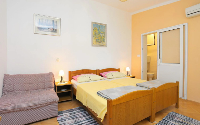 Apartments by the sea Arbanija, Ciovo - 18797