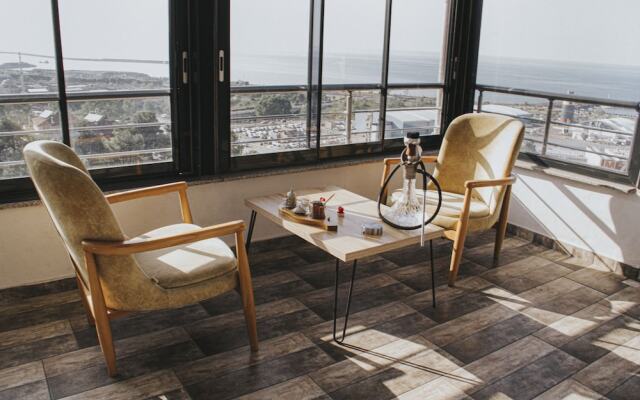 Bois Hotel And Cafe And Restaurant