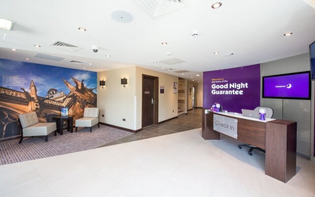 Premier Inn Farnborough Town Centre