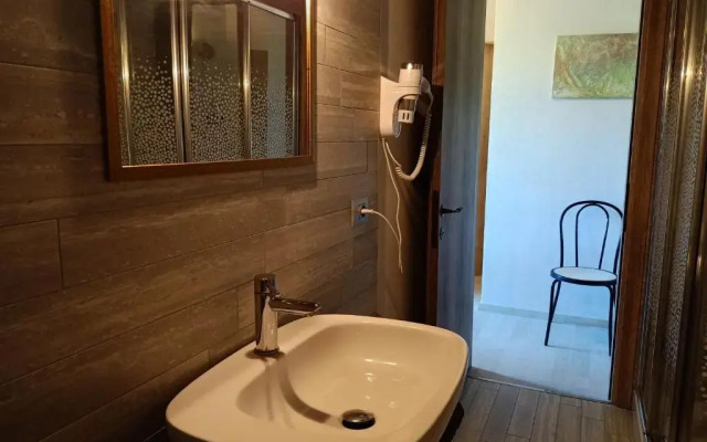 Vite diPinte 1 bilocale in langa