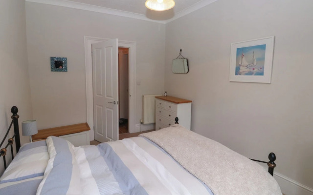 The English School, Flat 2