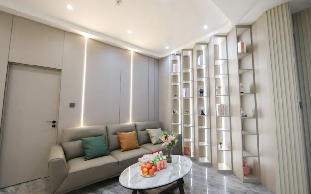 Holiday Inn Golden Hyatt (Yanji Yanbian University Department Store)