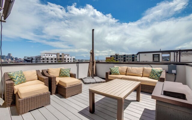 Luxe Denver Townhome: Hot Tub + City Views!