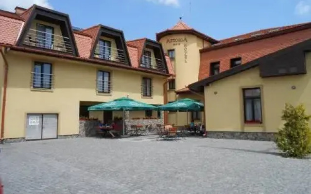 Astoria Hotel & Restaurant