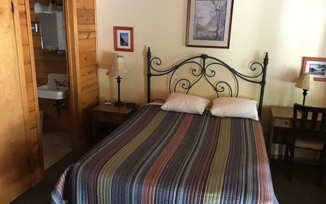 Andruss Motel