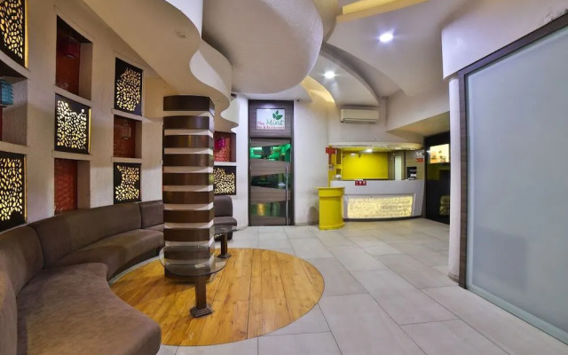 Hotel The Emerald by OYO Rooms