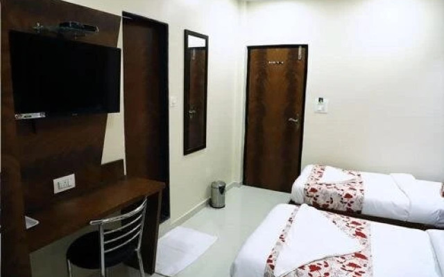 Hotel Golden Hyatt Inn