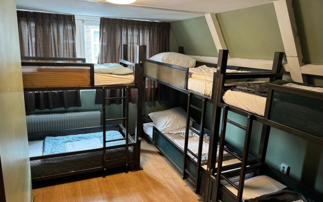 Amsterdam Hostel Uptown