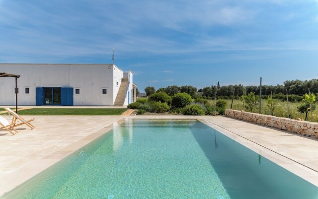 Casa Blue con piscina by Wonderful Italy