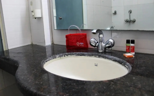 Oyo 2373 Hotel D Inn