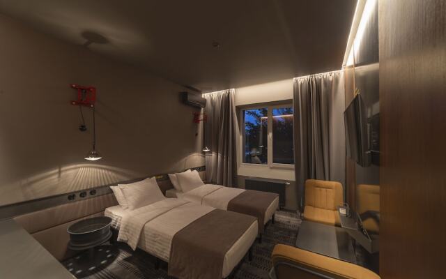 Дизайнерский отель Road