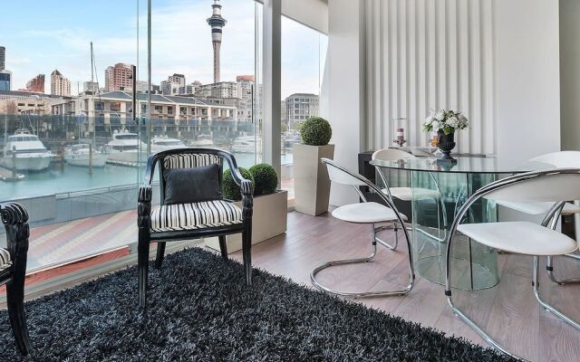 QV Modern Light filled Apartment - 751
