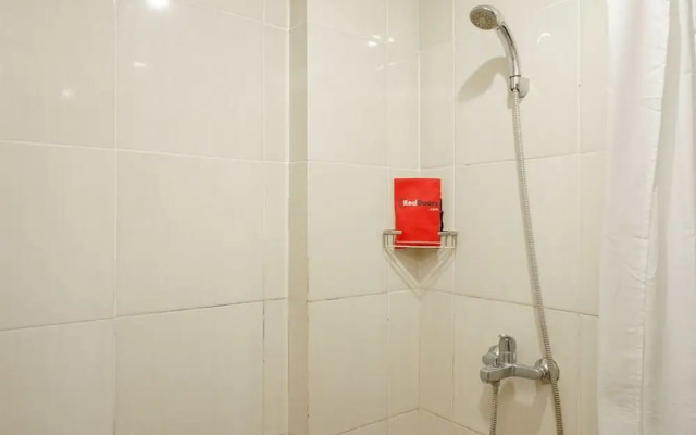RedDoorz Plus near Sangkareang Park