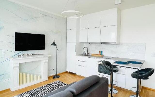 White Pearl Studio with parking in Holešovice