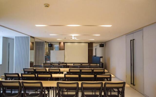 Jinjiang Inn Select Foshan Nanhai Guicheng Subway Station