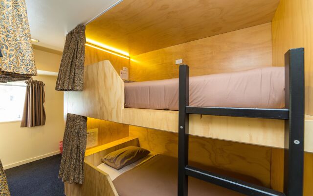Tahuna Pod Hostel