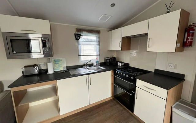 Stunning 8 Berth Caravan in Poole