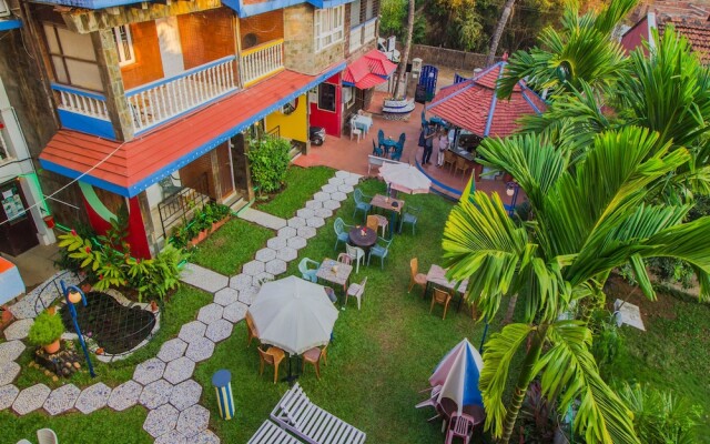 OYO 12902 Home Colourful Studio Home Candolim