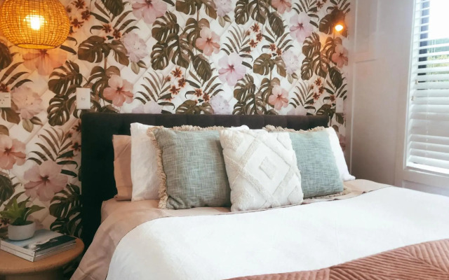 Tiny House Oasis Cambidge-Pool-Hamilton Airport 10mins