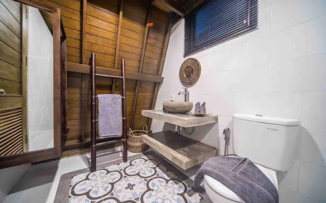 Rumah Kayu Tatiya Villa
