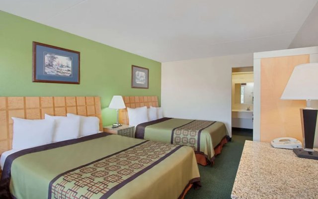 Days Inn By Wyndham Greeneville Tn