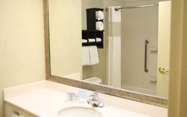 Country Inn & Suites By Radisson, Toronto Mississa