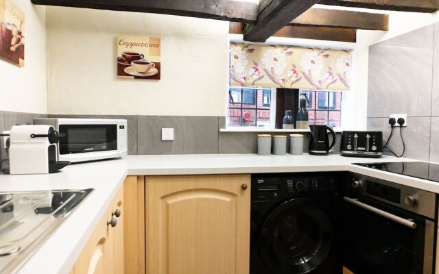 Karah Suites - Queen Annes Court