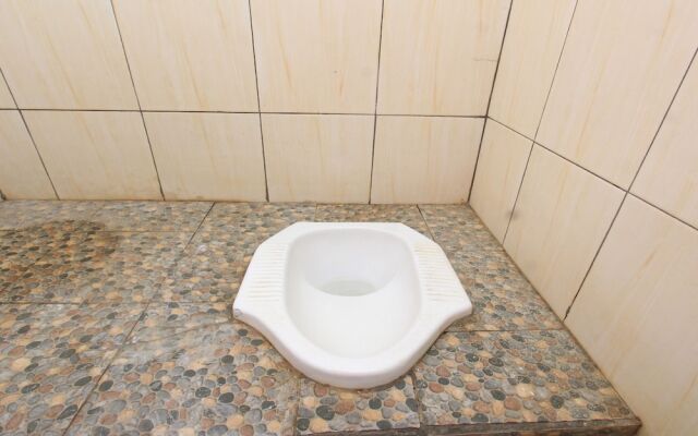 OYO Life 93256 Kos Meninting