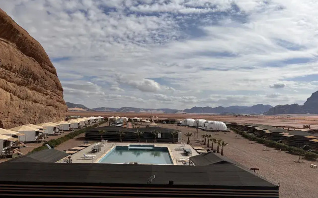 Rum Oasis Luxury Camp