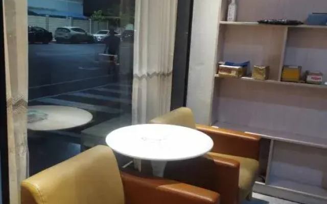 Oscar Apartments