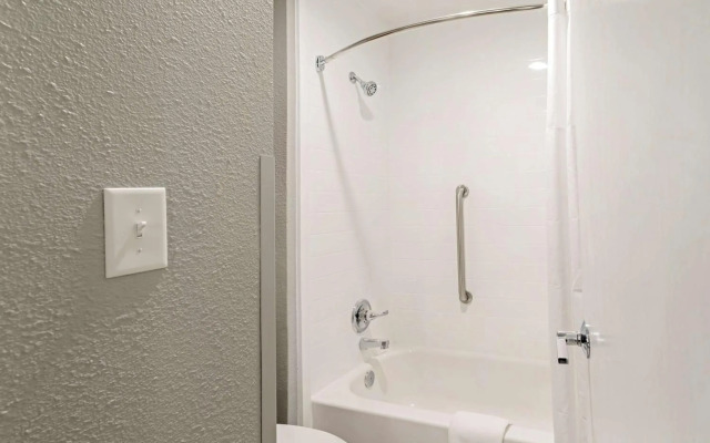 Best Western Plus Magnolia Inn & Suites