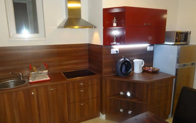 Five Season's Apartment