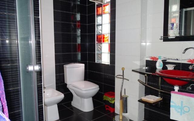 Central Apartments Shoshi