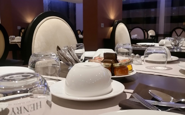 Henry II Hotel