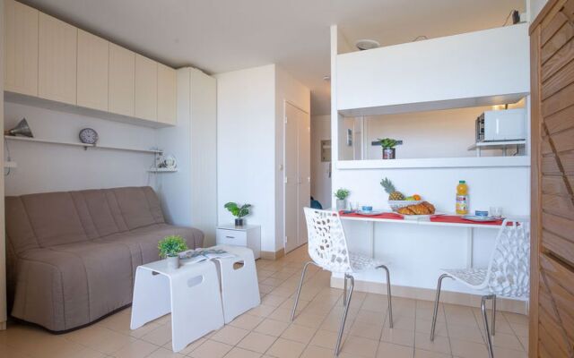 LES TROIS MaTS 12471