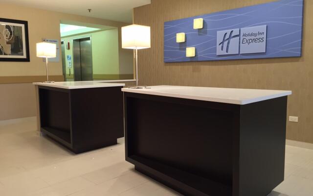 Holiday Inn Express Chicago NW - Arlington Heights, an IHG Hotel