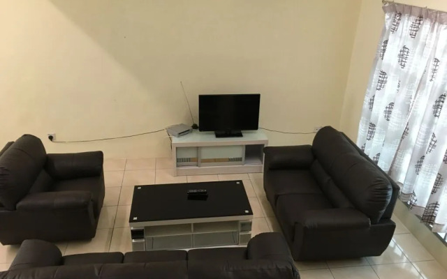 Chua Gin Holiday House 2