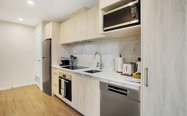 Augustus Harmony Apartment with Parking