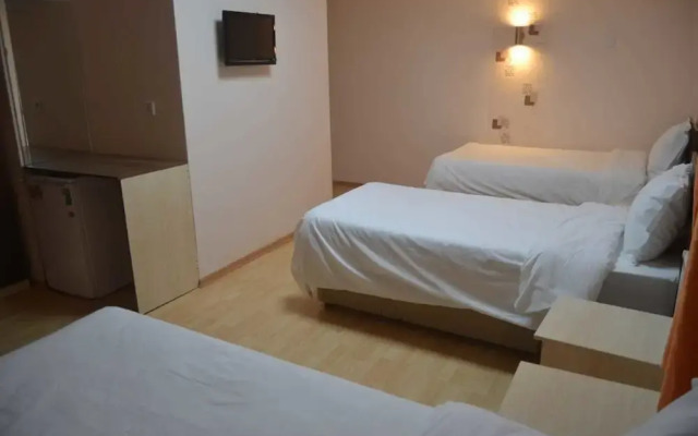 Yilton Otel