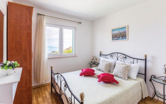 Amazing Home in Tucepi With Wifi and 4 Bedrooms