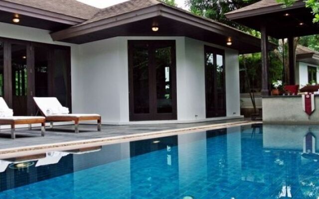 Phuket Ratchamaka Pool Villa