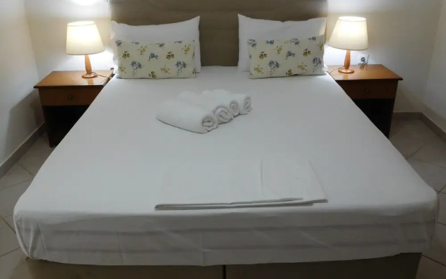 Porto Gerakas Villas & Apartments