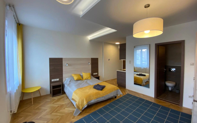 Frank & Fang Apartments MK1