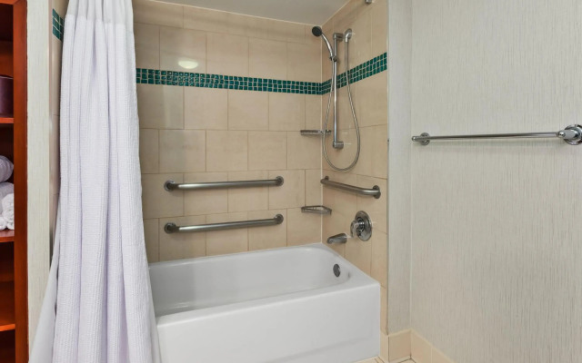 Crowne Plaza Dulles Airport by IHG