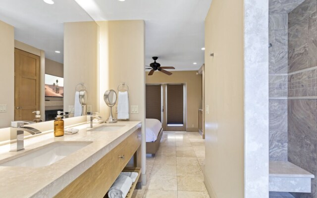 Poolside Fun King Suite