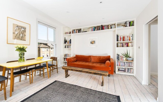 Stylish & Bright 2BR Flat in The Heart of Dalston