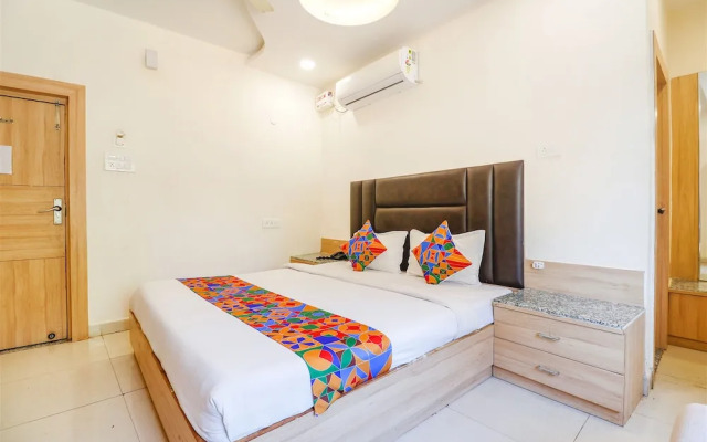 Fabhotel Royal Aanandam