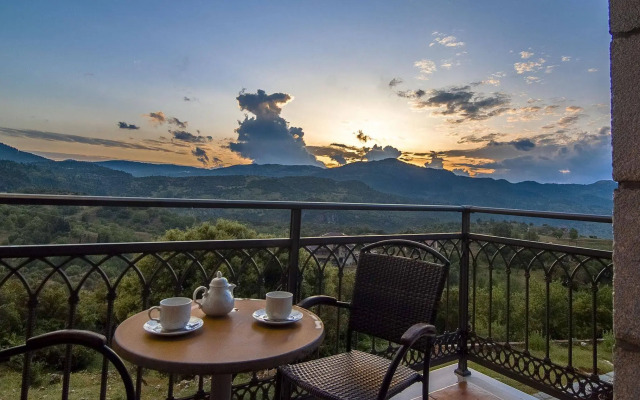 Aiora Luxury Suites