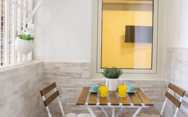 Cozy Apartment in Chiaia
