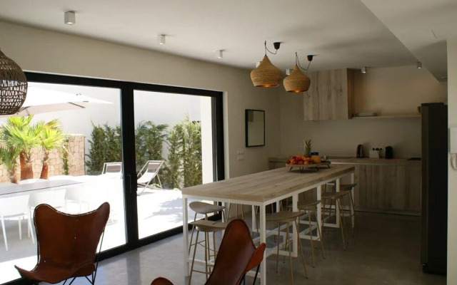 Charming Villa With sea Views